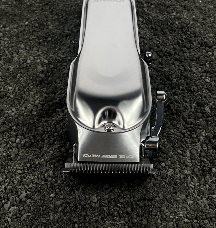 Máquina clipper Kyone Ultima Iron Fade PRO - Imagen 4